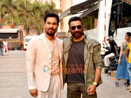 Photos: Sunny Deol, Randeep Hooda and Vineet Kumar Singh snapped promoting Jatt on the sets of Indian Idol