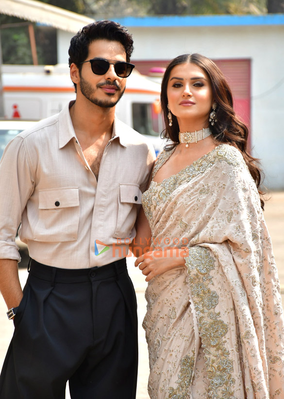 photos tara sutaria and ishaan khatter snapped promoting their song pyaar aata hai on the sets of indian idol 5