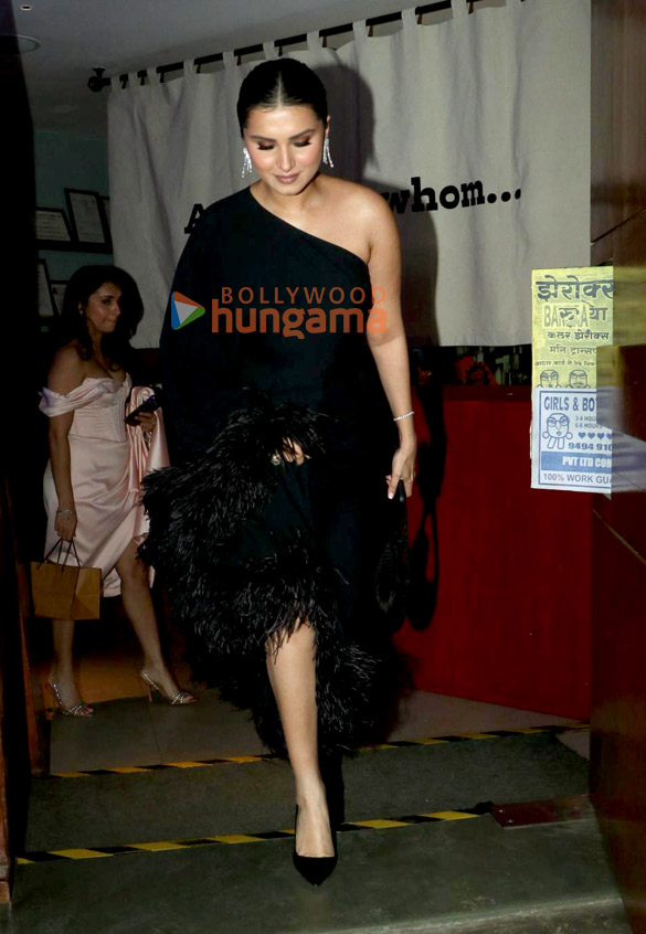photos tara sutaria snapped in bandra 2 13