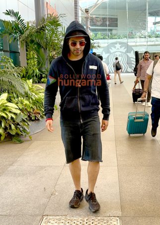 Photos: Varun Dhawan, Jacqueline Fernandez, Pooja Hegde and others snapped at the airport