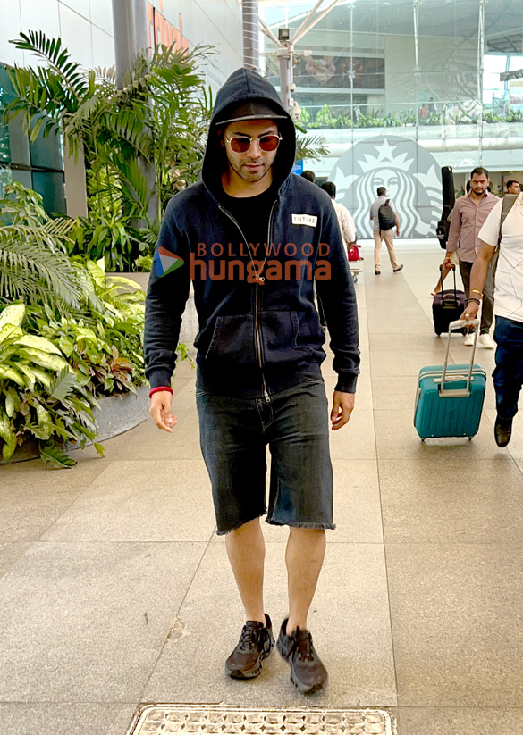 Photos: Varun Dhawan, Jacqueline Fernandez, Pooja Hegde and others snapped at the airport Photos: Varun Dhawan, Jacqueline Fernandez, Pooja Hegde and others snapped at the airport