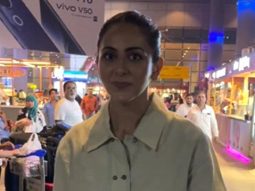 Rakul Preet Singh having a quick chitchat with the paps