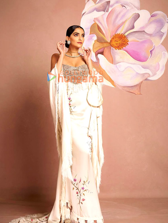 sonam kapoor ahuja 9 8