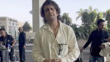 Sonu Nigam poses for paps in his all white look at the airport