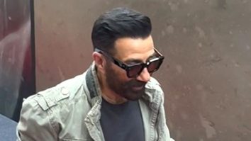 Sunny Deol & Randeep Hooda greet each other with a warm hug