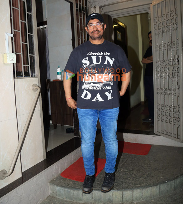 photos aamir khan snapped at dubbing studio in bandra 3