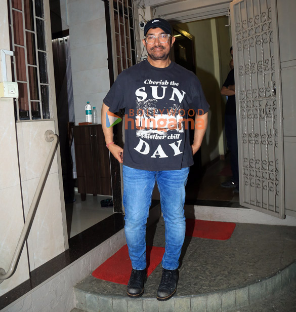 photos aamir khan snapped at dubbing studio in bandra 4