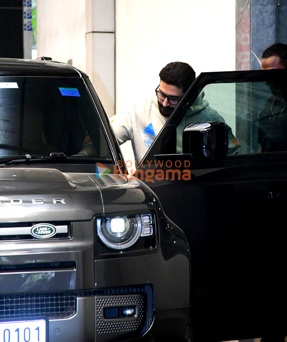 photos abhishek bachchan snapped outside a gym in khar 1