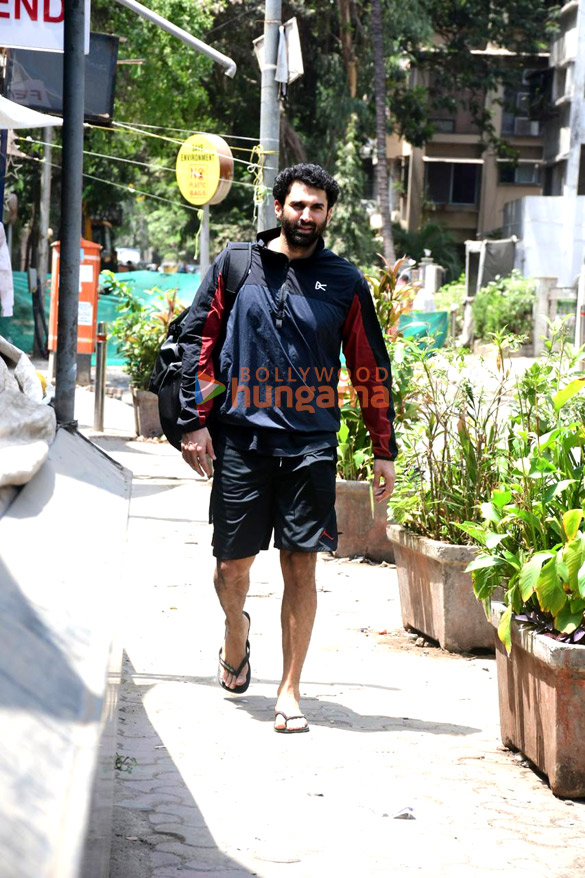 Photos: Aditya Roy Kapur snapped outside a gym in Bandra
