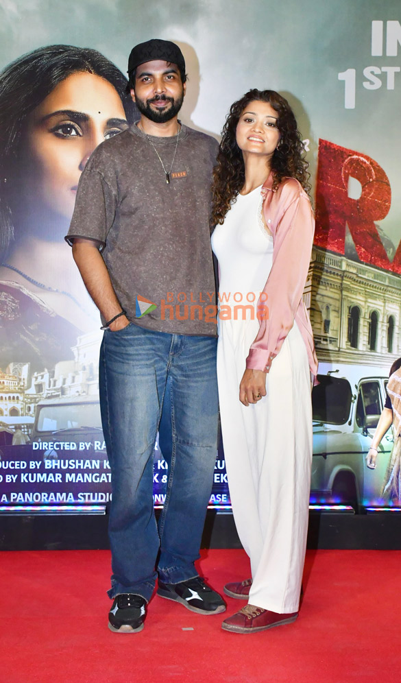 photos ajay devgn vaani kapoor raashii khanna and others grace the premiere of raid 2 1142 17
