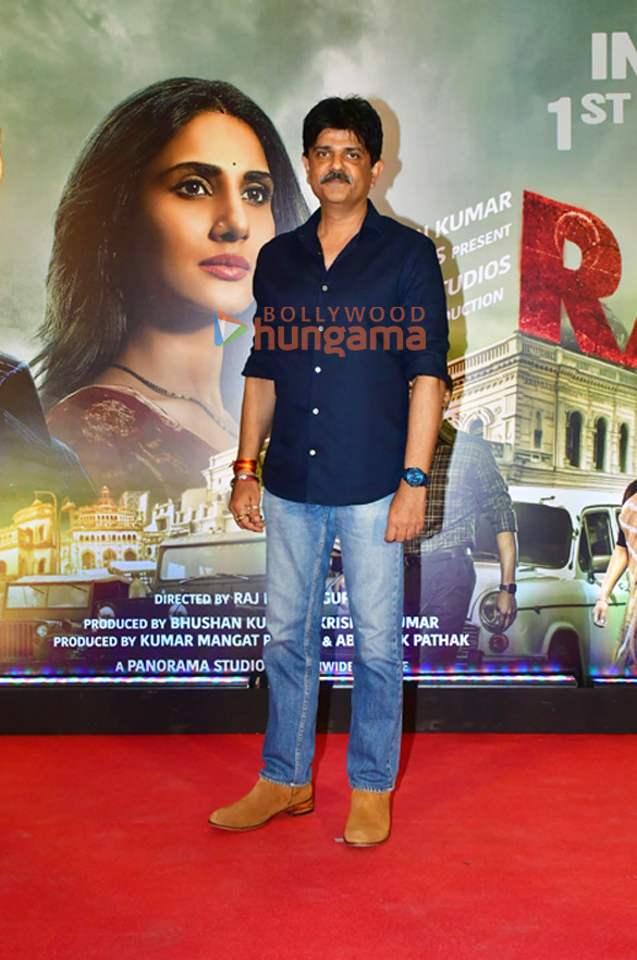 photos ajay devgn vaani kapoor raashii khanna and others grace the premiere of raid 2 8