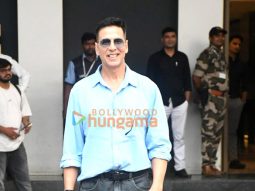 Photos: Akshay Kumar, Ananya Panday and Karan Johar snapped in Kalina airport