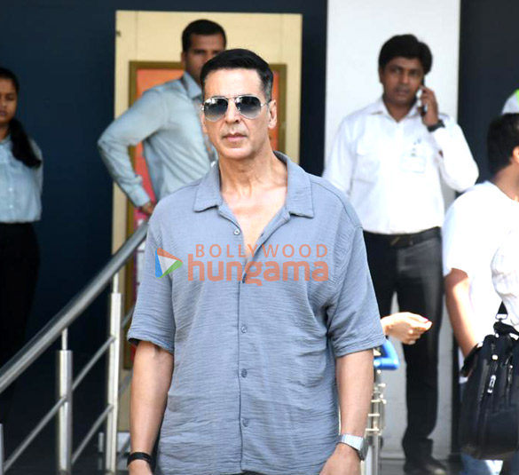 photos akshay kumar r madhavan ananya panday snapped at kalina airport 5