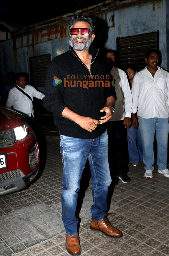 photos akshay kumar and r madhavan meet fans as a part of kesari chapter 2 promotions 2