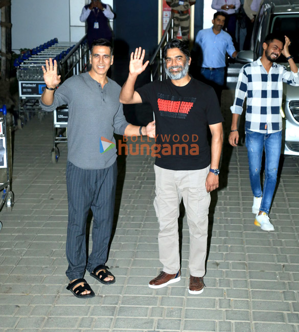photos akshay kumar and r madhavan snapped at kalina airport 6