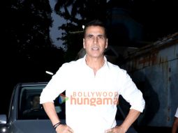Photos: Akshay Kumar and R Madhavan meet fans as a part of Kesari Chapter 2 promotions