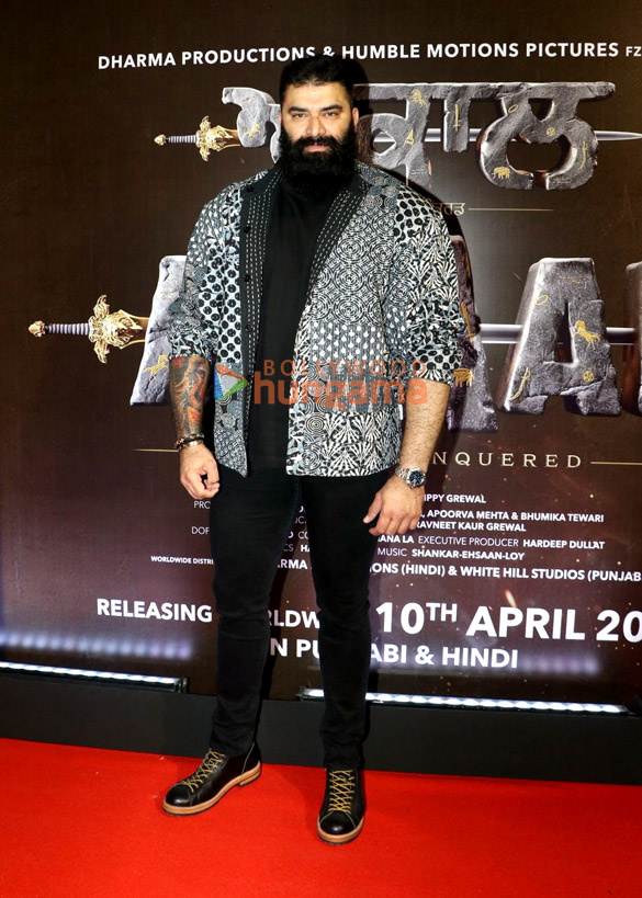 photos gurdas maan karan johar gippy grewal and others grace the premiere of akaal 5