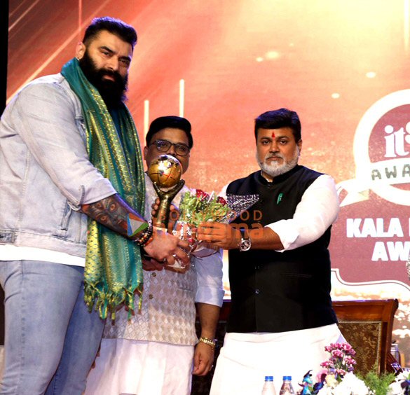 photos mahesh manjrekar anup jalota divyanka tripathi and others grace itfs awards 2025 5