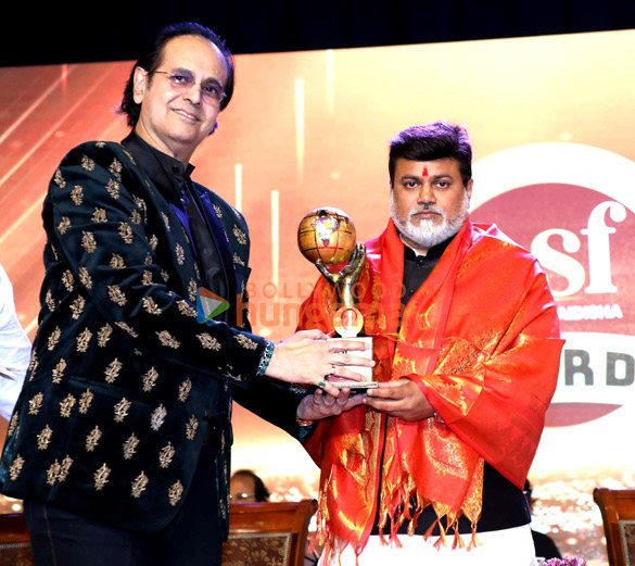 photos mahesh manjrekar anup jalota divyanka tripathi and others grace itfs awards 2025 8
