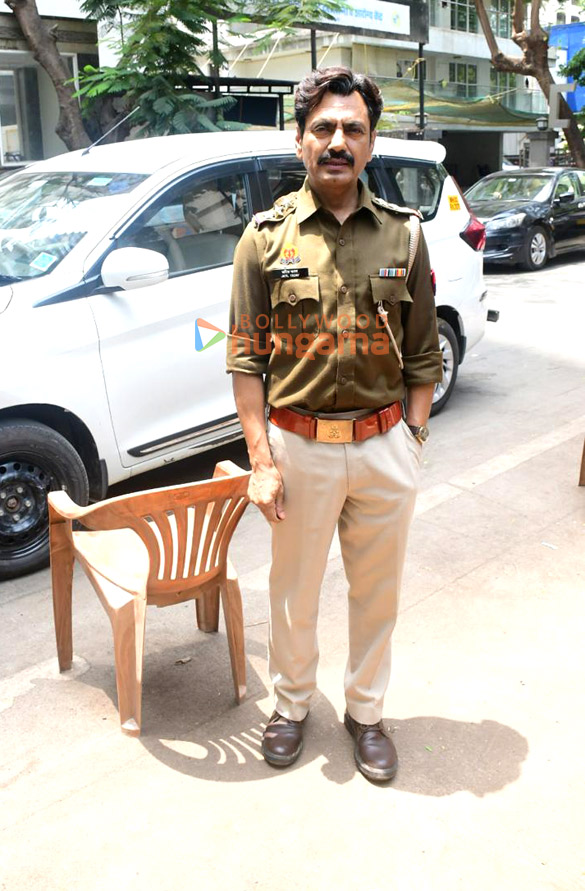 Photos: Nawazuddin Siddiqui snapped in Khar