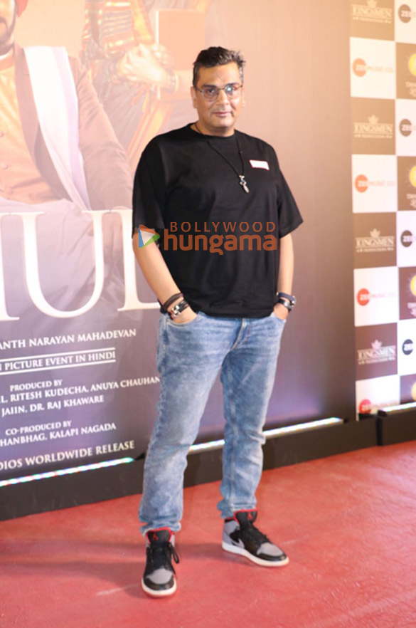 photos rajkummar rao patralekha aahana kumra and others grace the premiere of phule 1