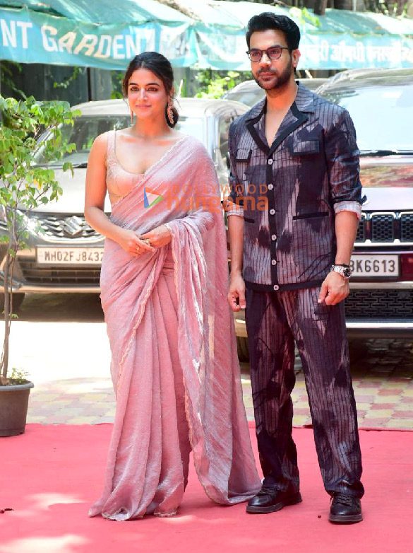 photos rajkummar rao and wamiqa gabbi promote their film bhool chuk maaf at national college 4