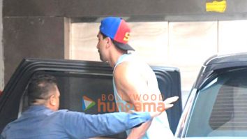 Photos: Ranbir Kapoor snapped outside a clinic in Bandra