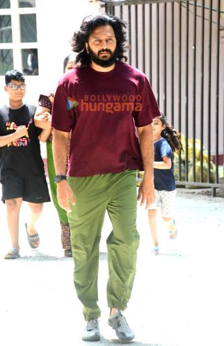 Photos: Riteish Deshmukh and Genelia Deshmukh spotted in Bandra