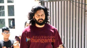 Photos: Riteish Deshmukh and Genelia Deshmukh spotted in Bandra