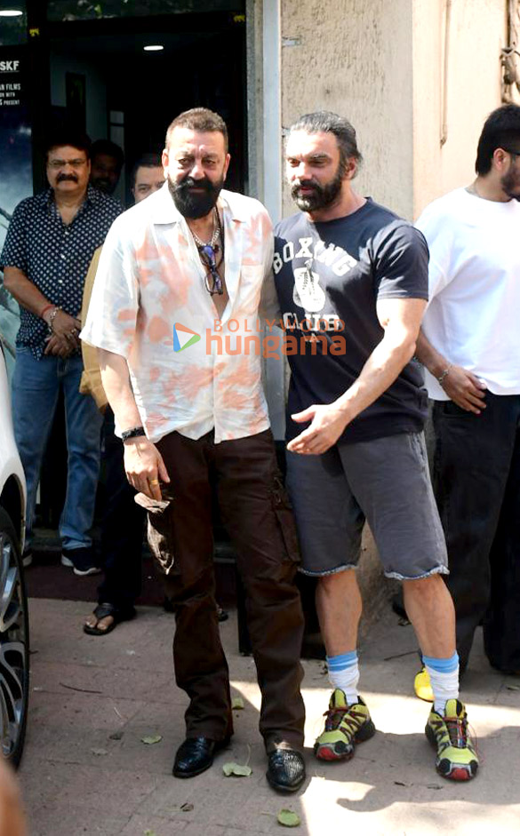 Photos: Sanjay Dutt meets Sohail Khan at the latter’s office in Bandra Photos: Sanjay Dutt meets Sohail Khan at the latter’s office in Bandra