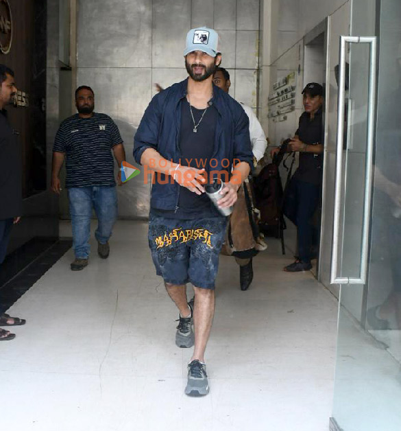 Photos: Shahid Kapoor snapped outside his gym in Santacruz