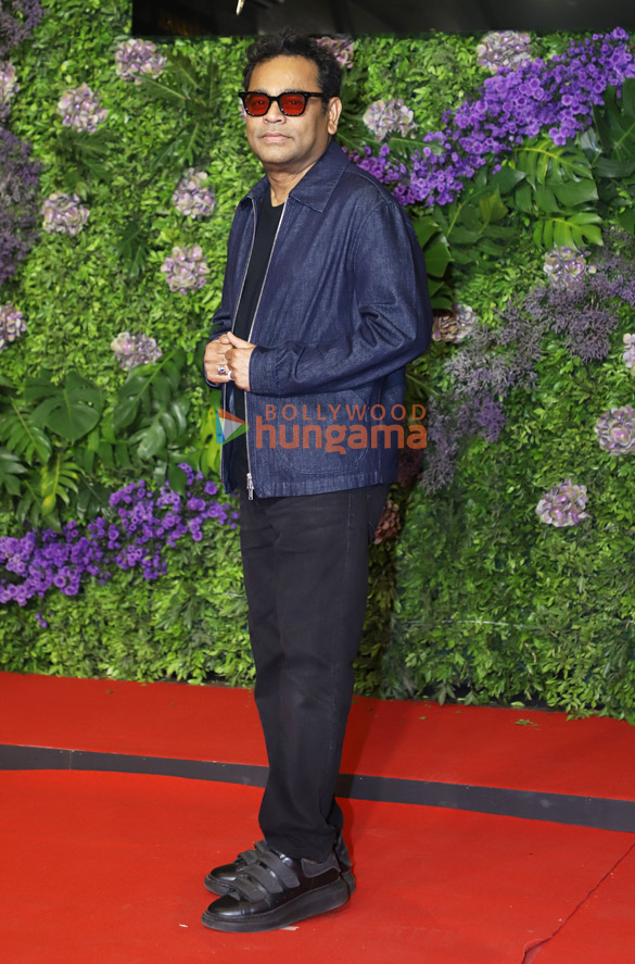 photos shraddha kapoor vicky kaushal kriti sanon tiger shroff and others attend the grand celebration of maddock films remarkab 9