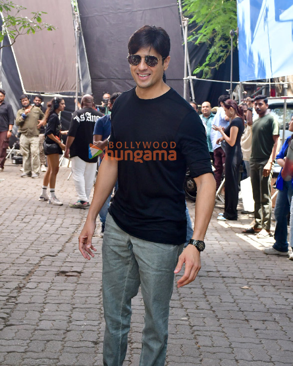 Photos: Sidharth Malhotra snapped during a shoot in Saki Naka