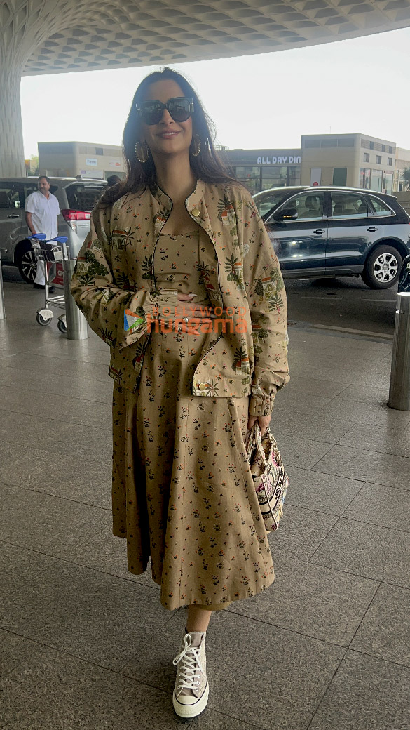 photos sonam kapoor ahuja and nushrratt bharuccha snapped at the airport 3