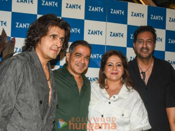 Photos: Sonu Nigam, Bhagyashree, Shilpa Shetty Kundra, Raj Kundra, Shamita Shetty and others were snapped at Kiran Bawa’s Baisakhi Sundowner Photos: Sonu Nigam, Bhagyashree, Shilpa Shetty Kundra, Raj Kundra, Shamita Shetty and others were snapped at Kiran Bawa’s Baisakhi Sundowner