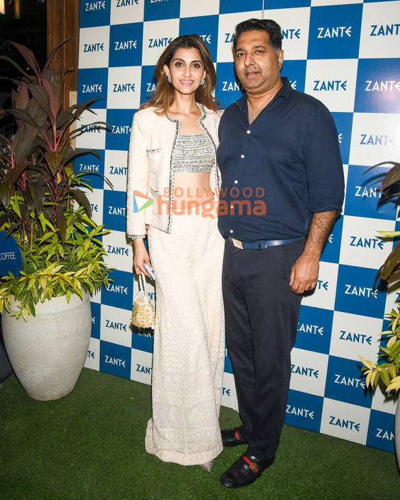 photos sonu nigam bhagyashree shilpa shetty kundra raj kundra shamita shetty and others were snapped at karan bawas baisakhi s 15