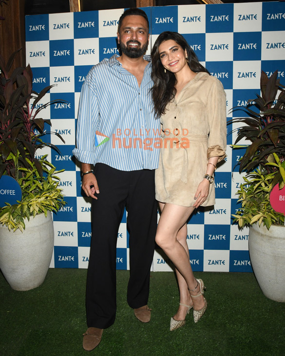 photos sonu nigam bhagyashree shilpa shetty kundra raj kundra shamita shetty and others were snapped at karan bawas baisakhi s 3