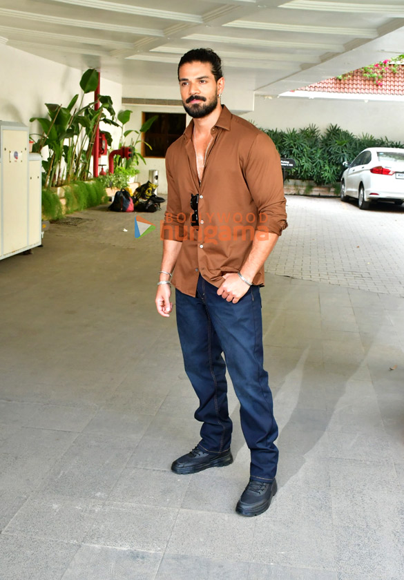 photos sooraj pancholi suniel shetty aakanksha sharma and others snapped promoting their film kesari veer 1