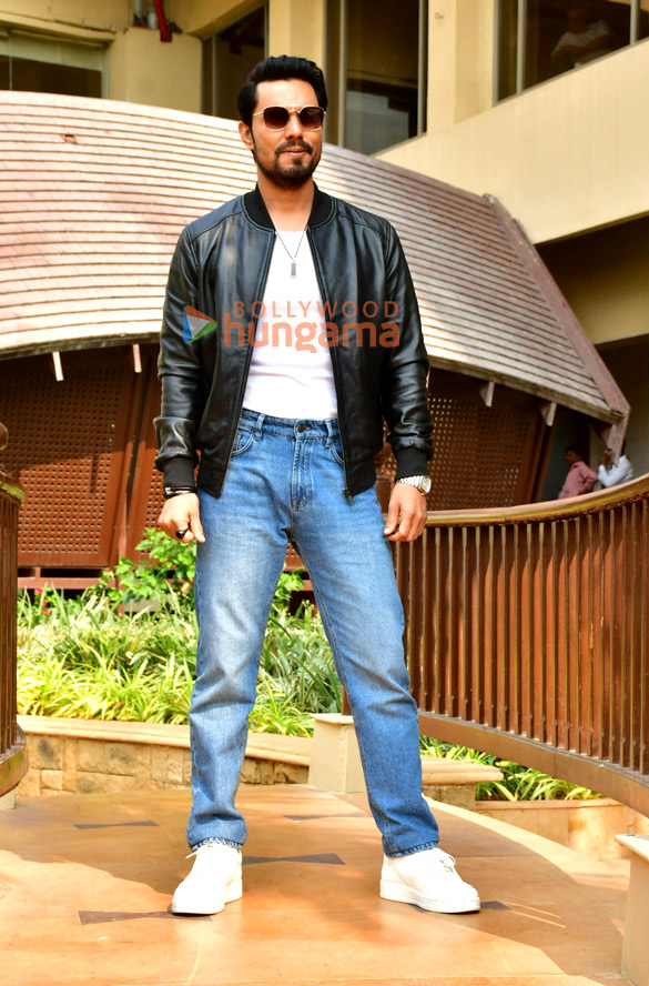 photos sunny deol randeep hooda and vineet kumar singh snapped promoting their movie jaat 4 photos sunny deol randeep hooda and vineet kumar singh snapped promoting their movie jaat 4