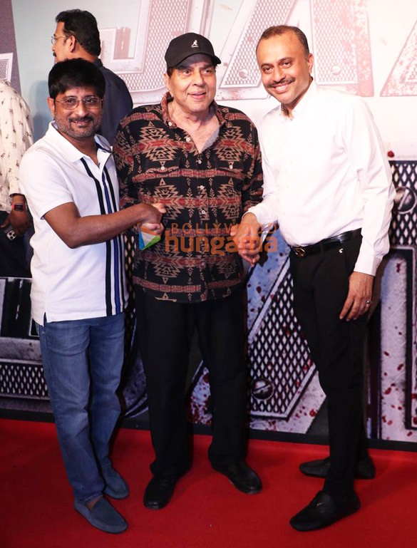 photos sunny deol randeep hooda and others grace the premiere of jaat 10399 3