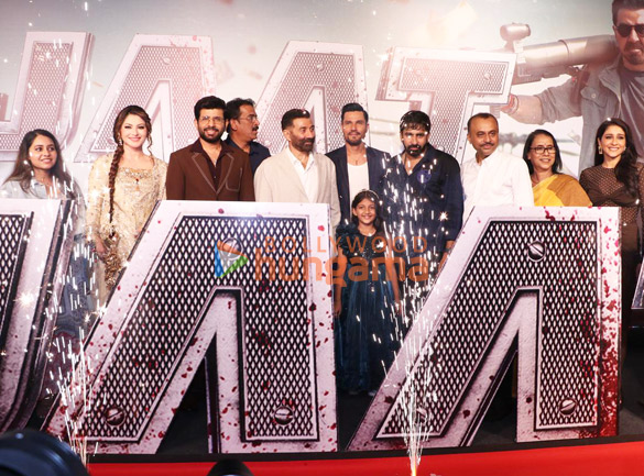 Photos: Sunny Deol, Randeep Hooda and others grace the premiere of Jaat Photos: Sunny Deol, Randeep Hooda and others grace the premiere of Jaat