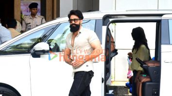 Photos: Yash snapped at Kalina airport