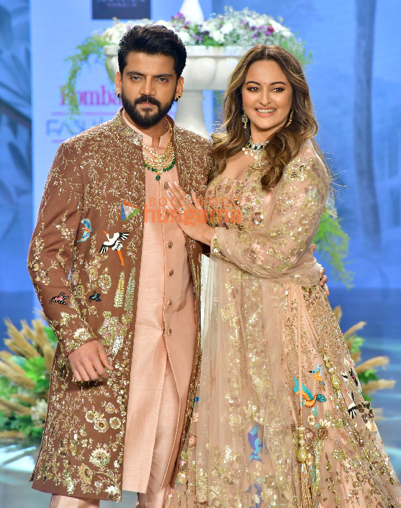 photos zaheer iqbal and sonakshi sinha turn showstoppers for rahul jhunjhunwalas at bombay times fashion week 2025 6