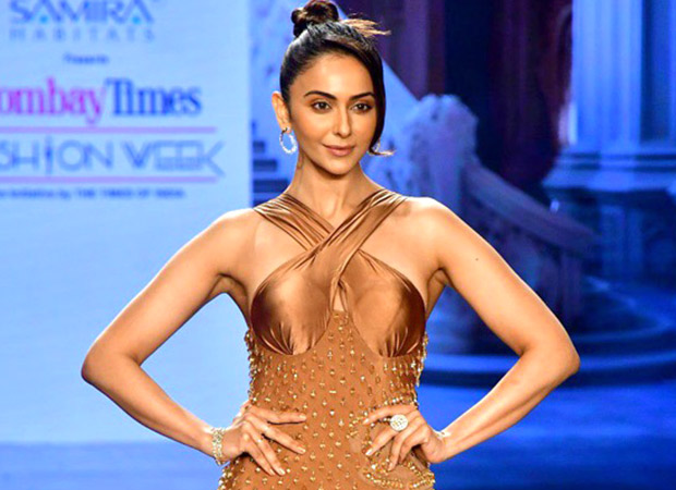 Rakul Preet Singh stuns as showstopper for Nishtha Bansal 