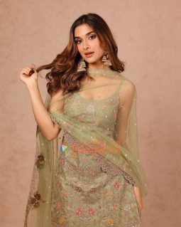 Saiee Manjrekar