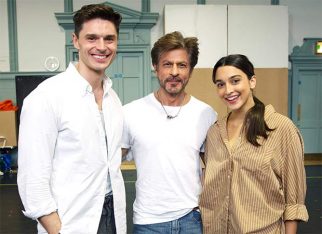 Shah Rukh Khan visits Aditya Chopra’s Come Fall in Love – The DDLJ musical rehearsals in London