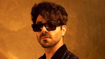 Aparshakti Khurana gets emotional during first live performance of ‘First Sight Wala Love’ with enthusiastic audience