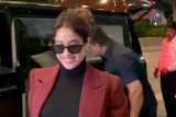 Janhvi Kapoor’s boss lady airport look