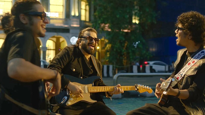 Metro…In Dino: Zamaana Lage (Song) | Anurag Basu | Pritam | Arijit Singh, Shashwat S | Bhushan Kumar Metro…In Dino: Zamaana Lage (Song) | Anurag Basu | Pritam | Arijit Singh, Shashwat S | Bhushan Kumar