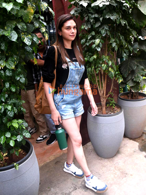 Photos: Aditi Rao Hydari snapped outside a salon in Bandra